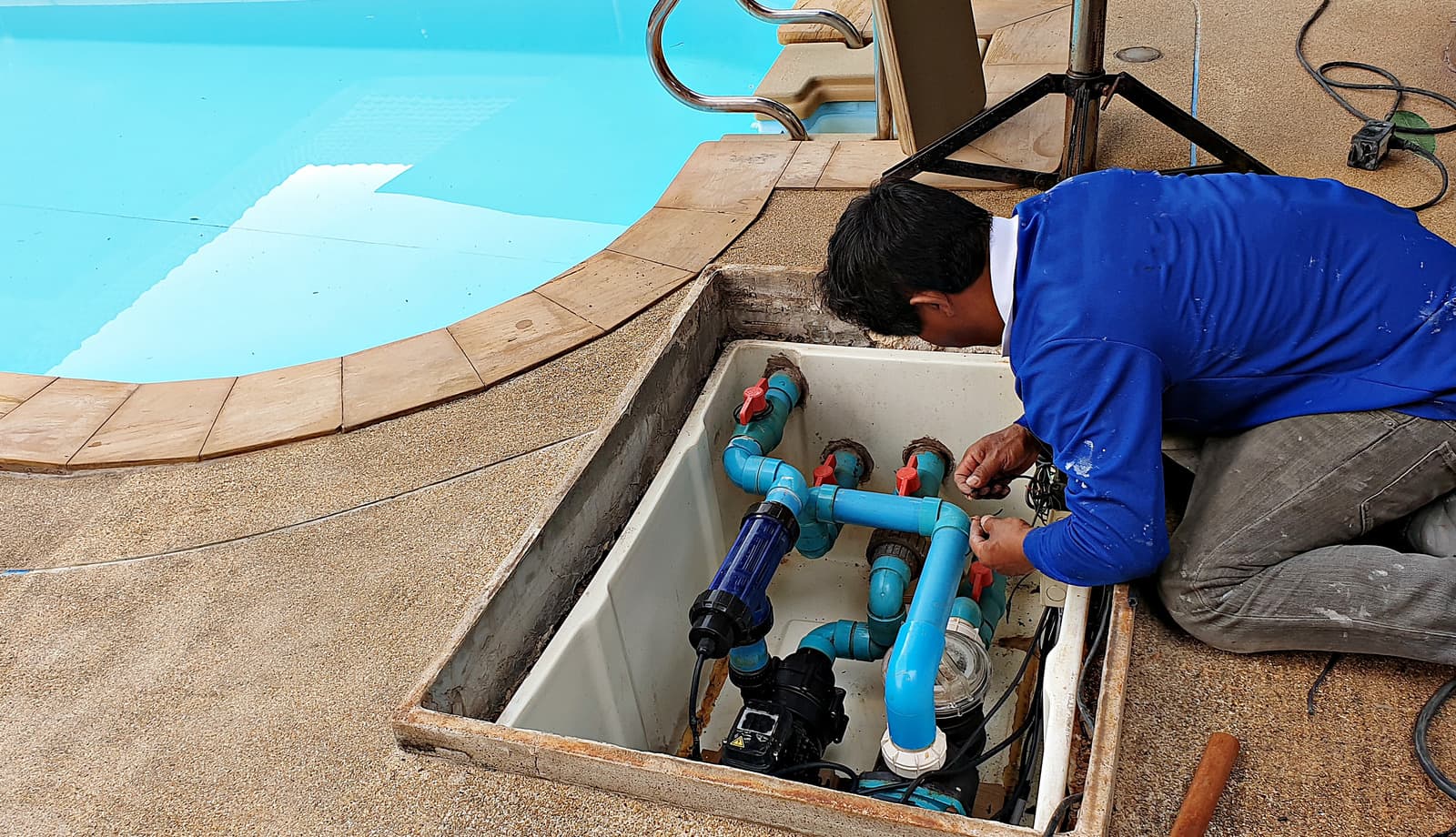 Pool services · maintenance